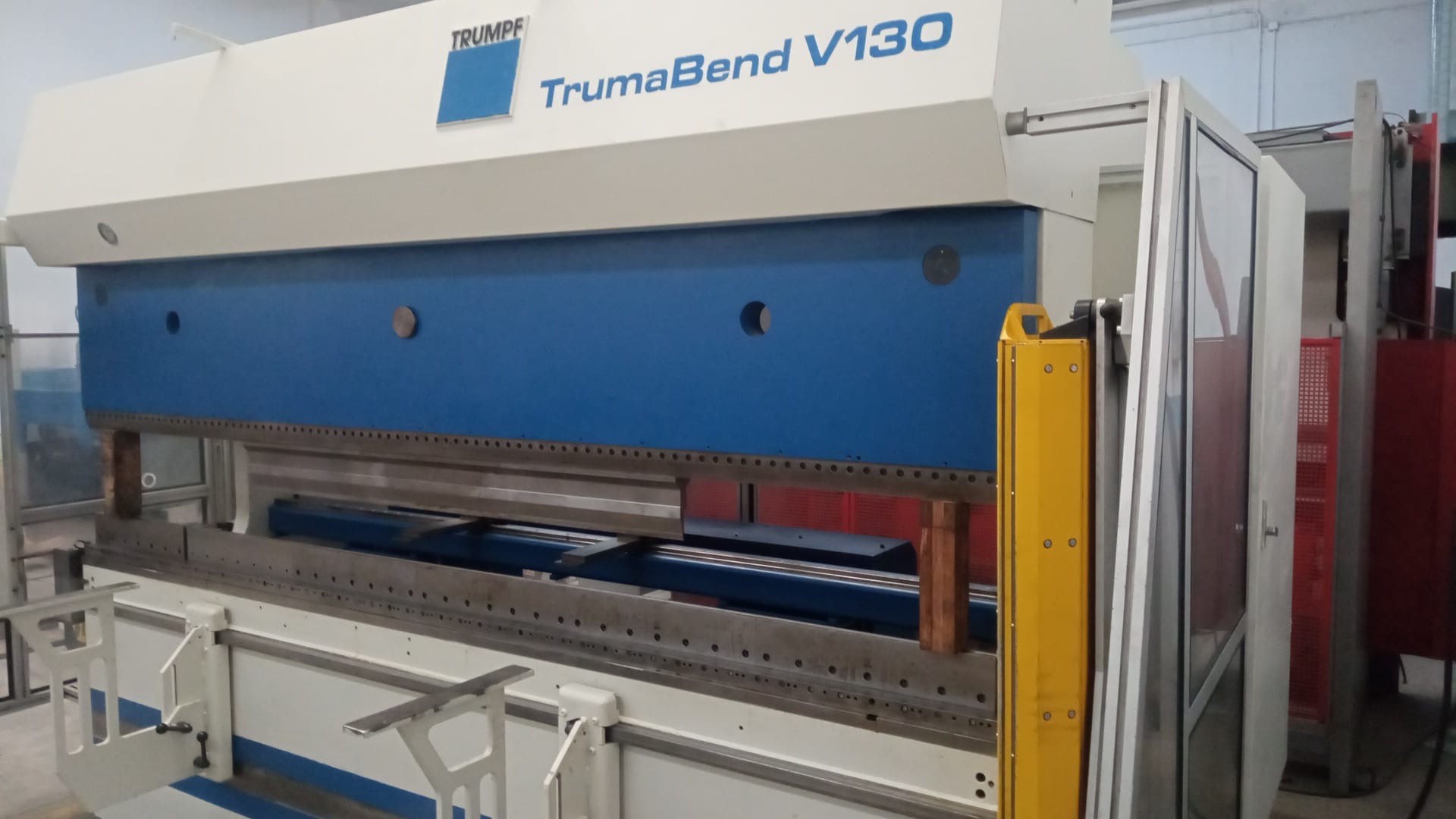 1994 TRUMPF TrumaBend V130 CNC Bending machine