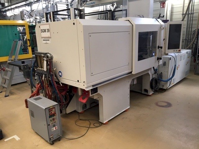 2016 KRAUSS MAFFEI 80-250 PX 80t injection molding machine